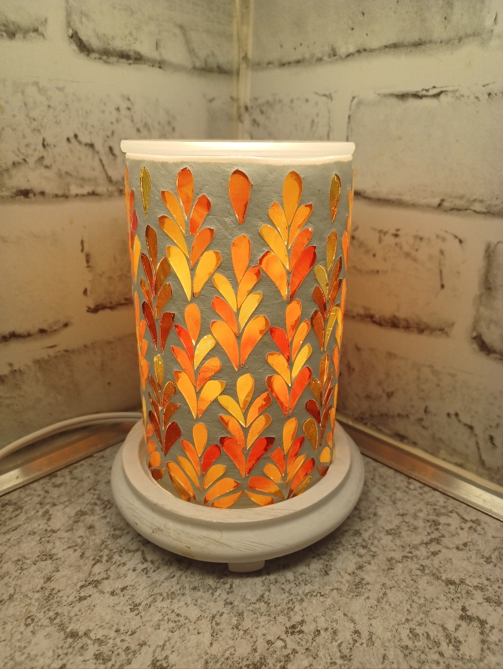 Leaf Mosaic Wax Warmer Pink Zebra Simmering Lights WHITE base orange yellow